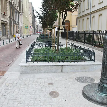 Lumina 2-level Near Fabryczna Daire *